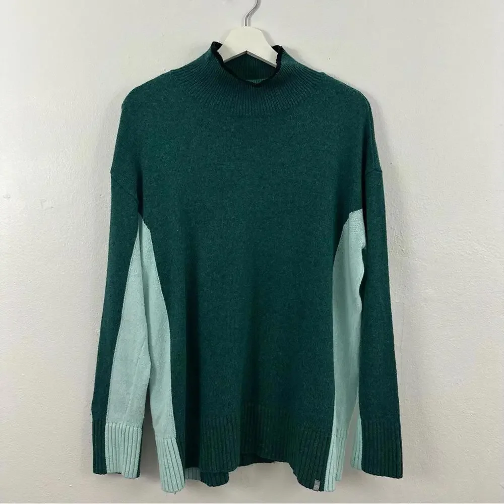T By Talbots Green Long Sleeve Pullover Sweater